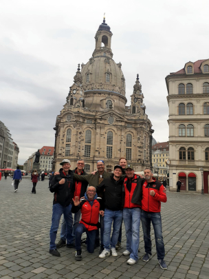 Der Aktivenausflug des BC 54 vor der Frauenkirche in Dresden